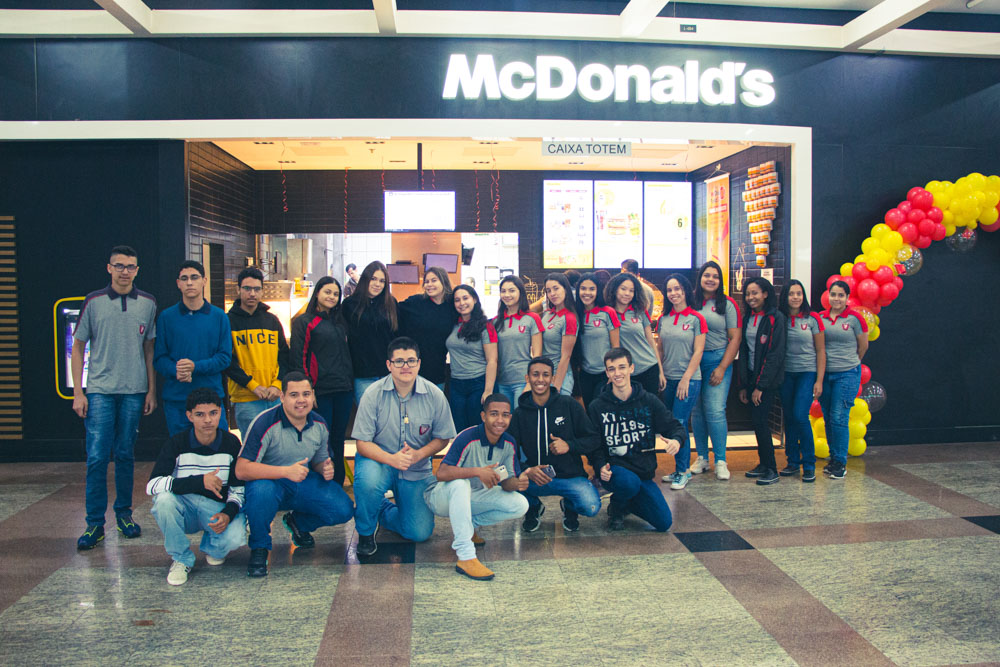 Imagem da notícia 'Guarda Mirim participa do McDia Feliz em prol de causas sociais'