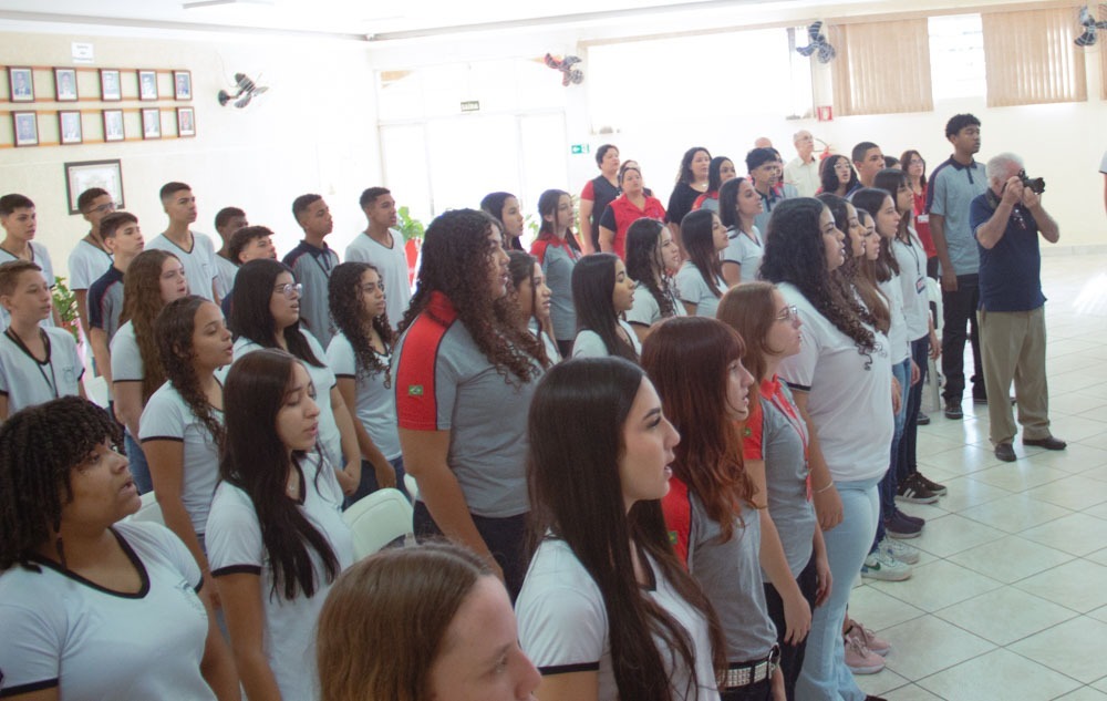 Imagem da notícia 'Guarda Mirim realiza formatura do CP51 com mais de 120 jovens em cerimônia emocionante'