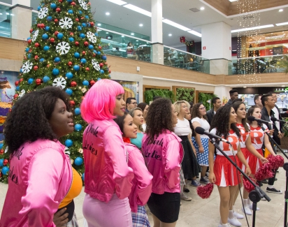 Imagem da notícia 'Coral se apresentou na Cantata do Shopping'