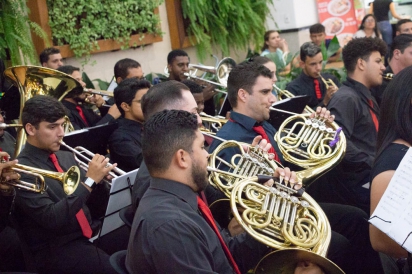 Imagem da notícia 'Banda se apresentou na Cantata de Natal no Shopping Rio Claro'